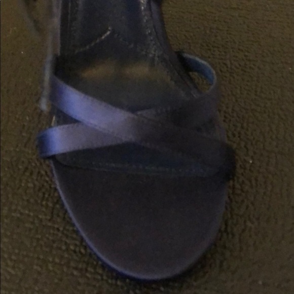 Prada feather heels authentic - Picture 6 of 8